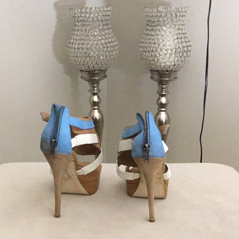 Heels - Picture 2 of 3